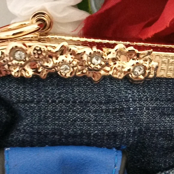NWT🎁FREE GIFT INCLUDED🎁 Brand New Rhinestones Crystals Denim Shoulder Handbag - Picture 9 of 16